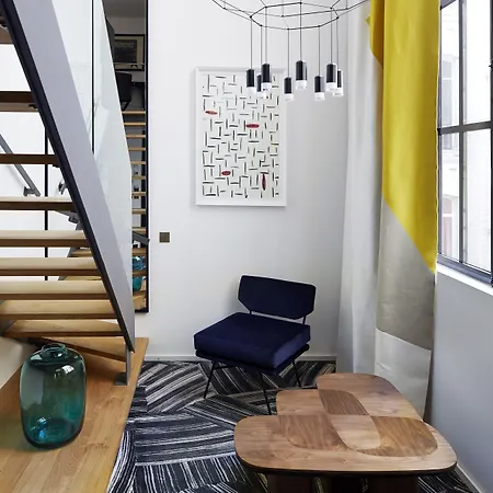 뒤 미니스테르 4*