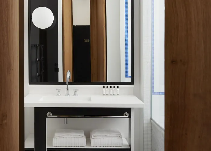 Du Ministère 4* Parigi