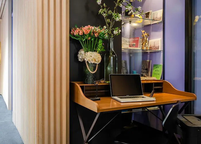 Hotel Du Ministère Parigi