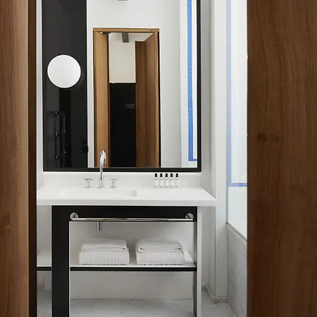 Du Ministère 4* Paris